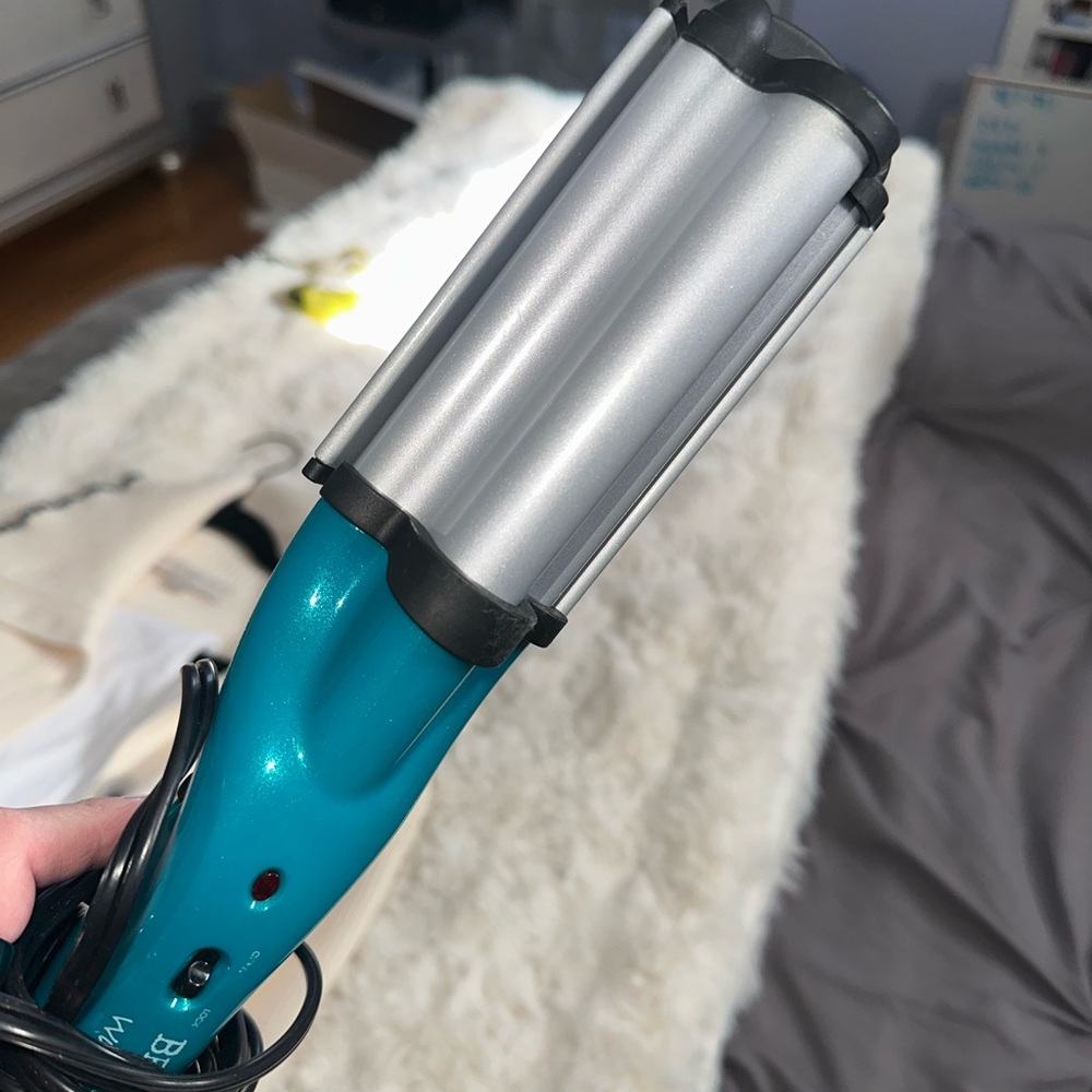 4 Piece Hot Tools & Bed Head Hair Styling Tools - Picture 4 of 10